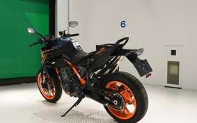 KTM 890 DUKE R 2022