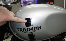 TRIUMPH STREET TWIN 2018