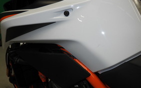 KTM 890 DUKE R 2021 TU940