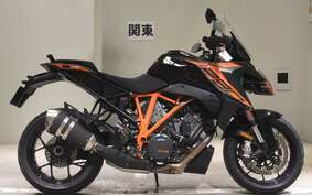 KTM 1290 SUPER DUKE GT V6940