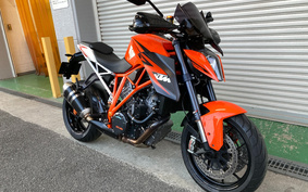 KTM 1290 SUPER DUKE R 2016 V3940