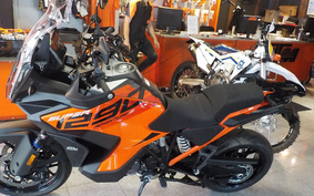 KTM 1290スーパーアドベンチャ-S 2024 V7940